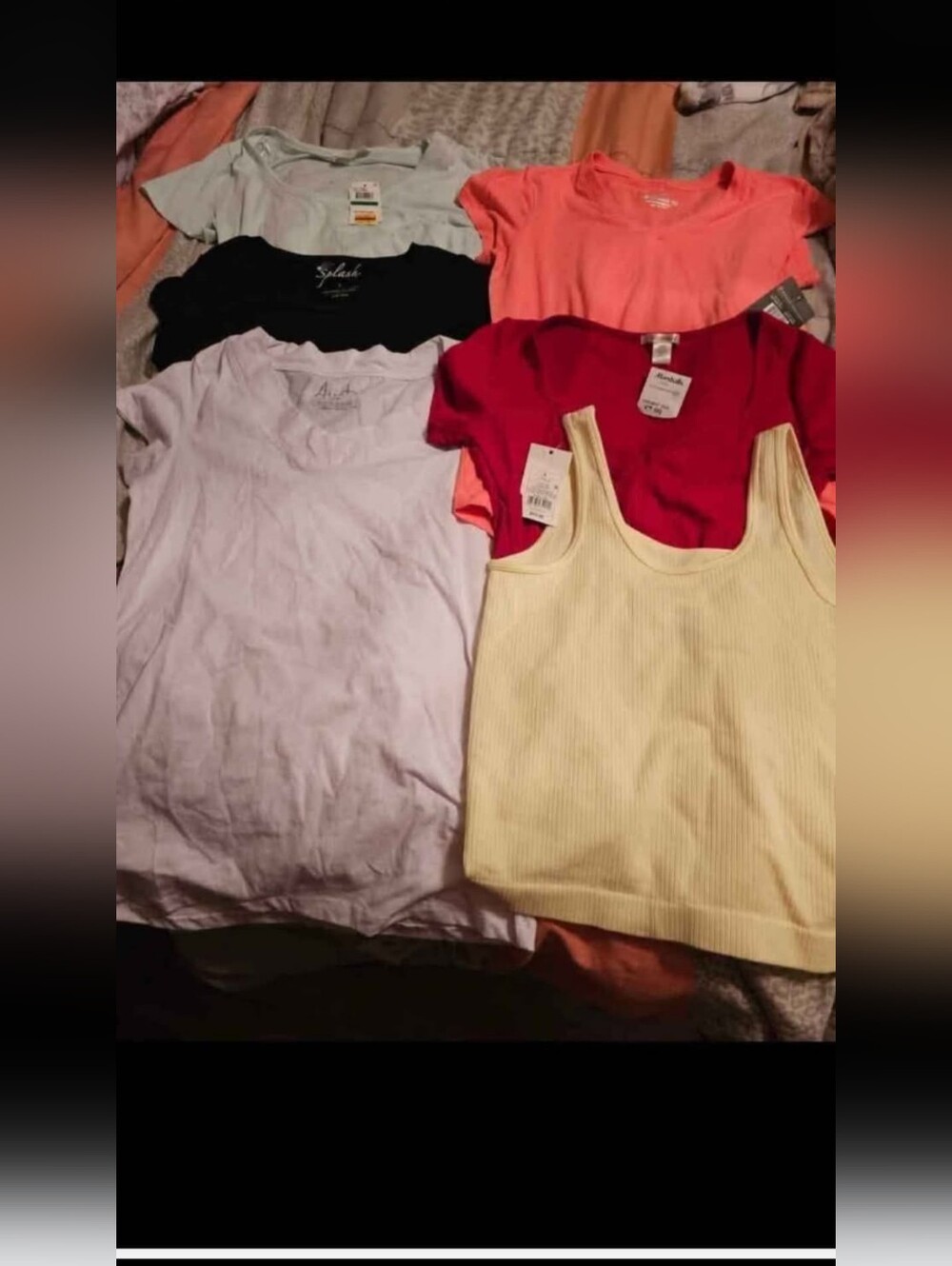 Brand New bundle! Junior size Large tops🩶